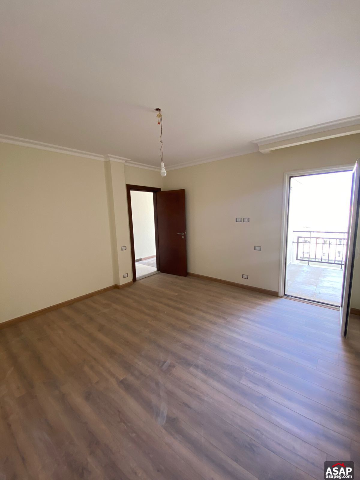 Penthouse with Lake View for Sale in Regents Park