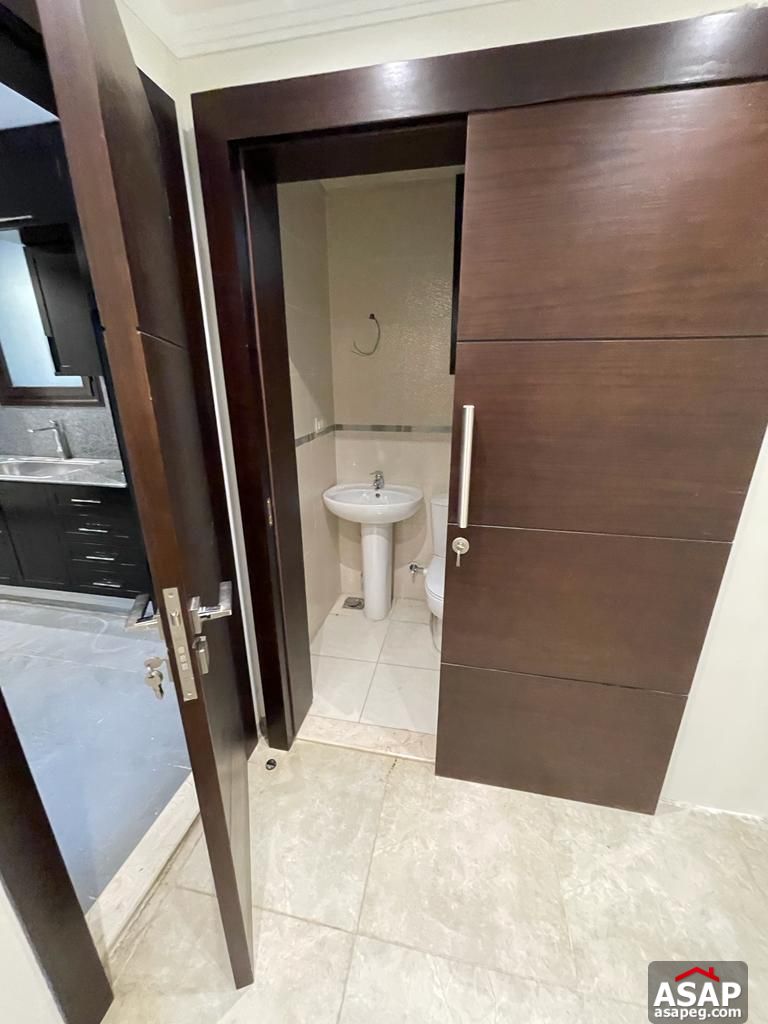 Duplex with Garden for Rent in Eastown Duplex with Garden for Rent in Eastown