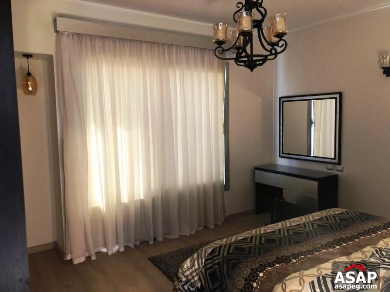 Studio with Garden for Rent in Village Gate Studio with Garden for Rent in Village Gate