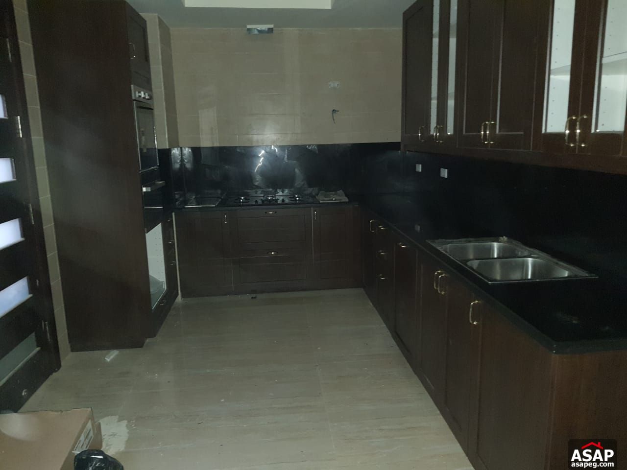 Stand Alone with Swimming Pool for Rent in Hyde Park