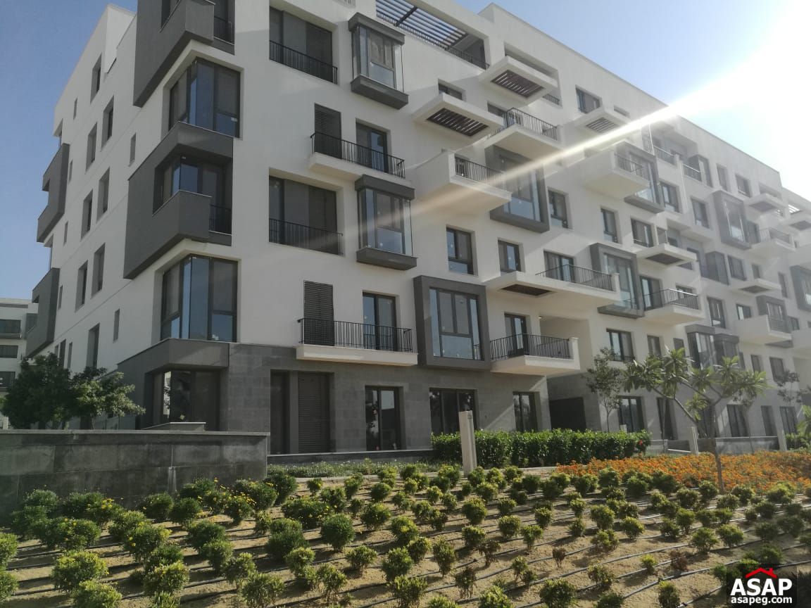 Apartment with Garden for Sale in Eastown Compound Apartment with Garden for Sale in Eastown Compound