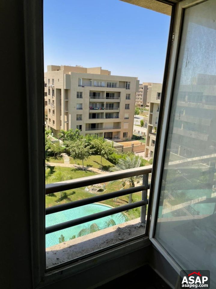Apartment with Garden View for Rent in the Square Apartment with Garden View for Rent in the Square