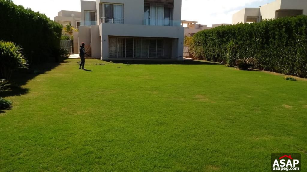 Finished Villa with Lake View for Sale in Hacienda Bay Finished Villa with Lake View for Sale in Hacienda Bay