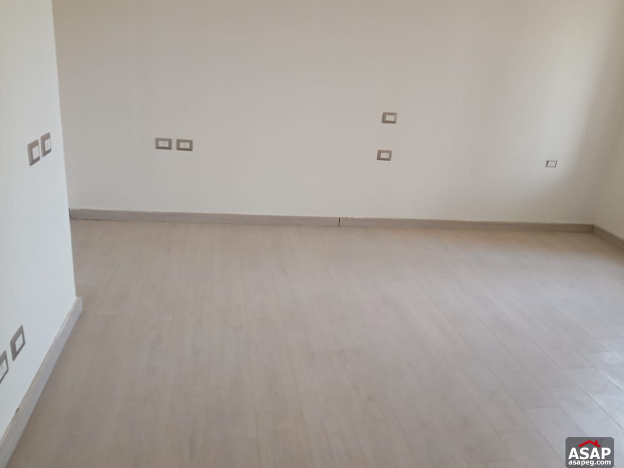 Ground Floor for Rent in Village Gate