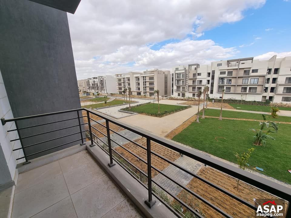 Nice Apartment with Landscape View for Rent in Fifth Square