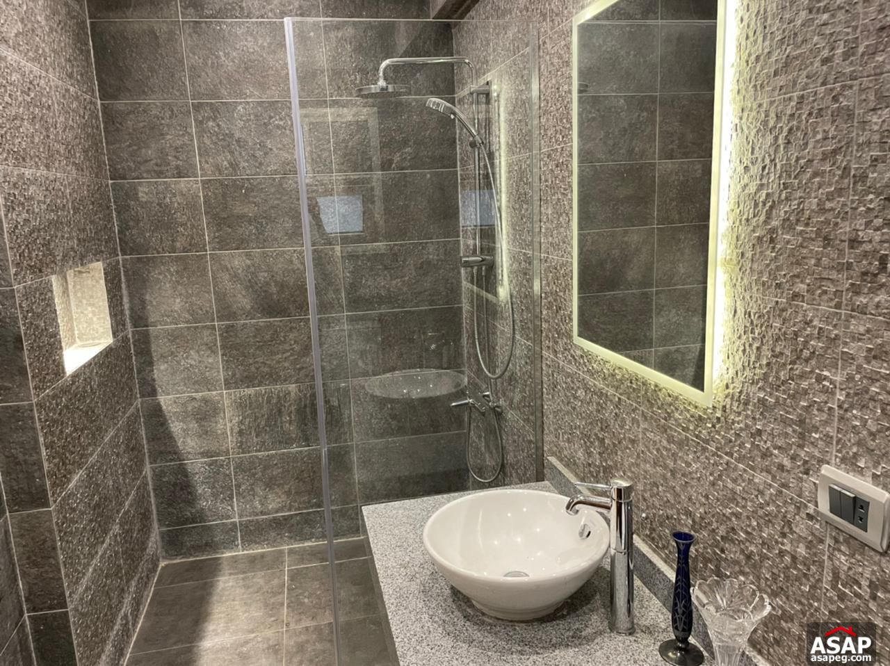 Finished Duplex for Sale in West Golf Finished Duplex for Sale in West Golf