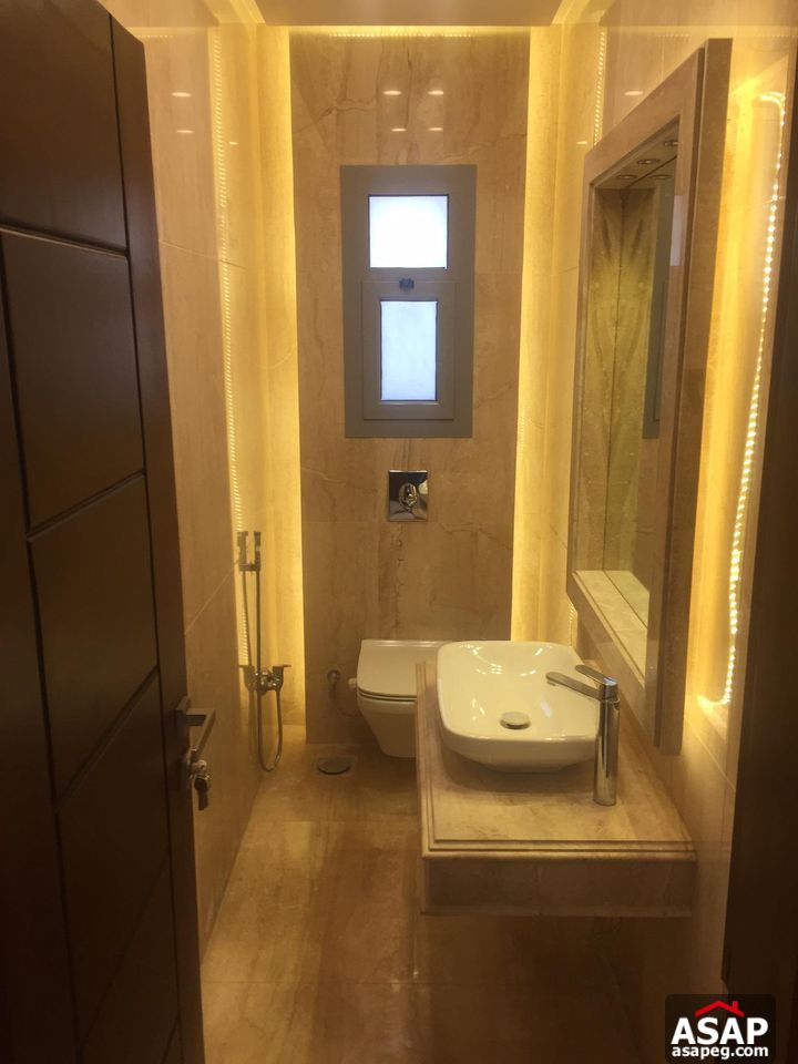 Apartment for Rent in West Golf