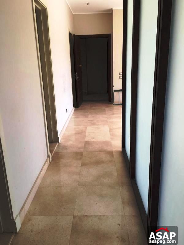 Apartment with Garden in Village Gate Apartment with Garden in Village Gate