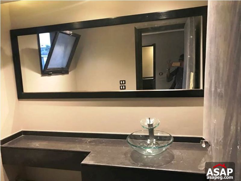 Twin House with Big Garden in Beverly Hills Twin House with Big Garden in Beverly Hills