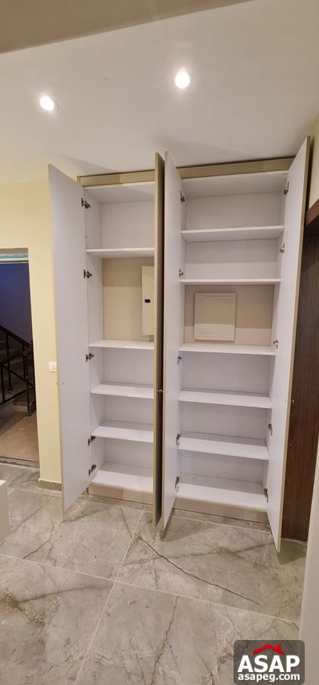 Apartment for Rent in Mountain View Hyde Park