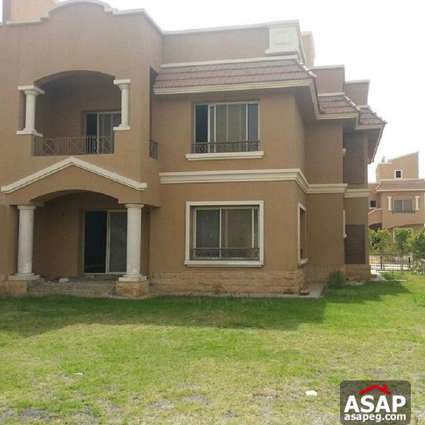 Twin Villa for rent in Mena Residence New Cairo
