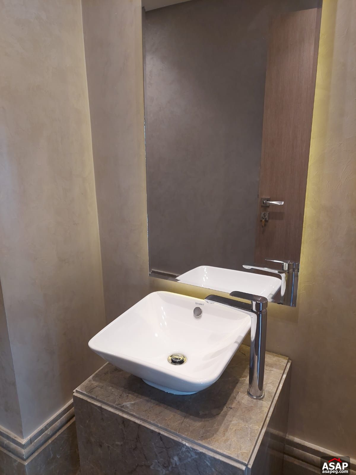 Triplex with Roof for Rent in Eastown Sodic Triplex with Roof for Rent in Eastown Sodic