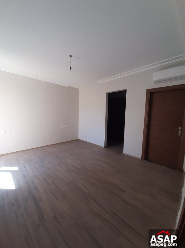 Ground floor Apartment with garden for rent in New Cairo compounds - Eastown