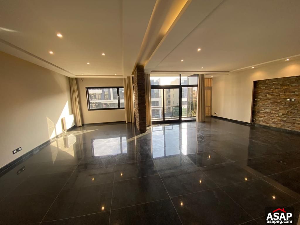 Apartment with Lake View for Rent in the WaterWay