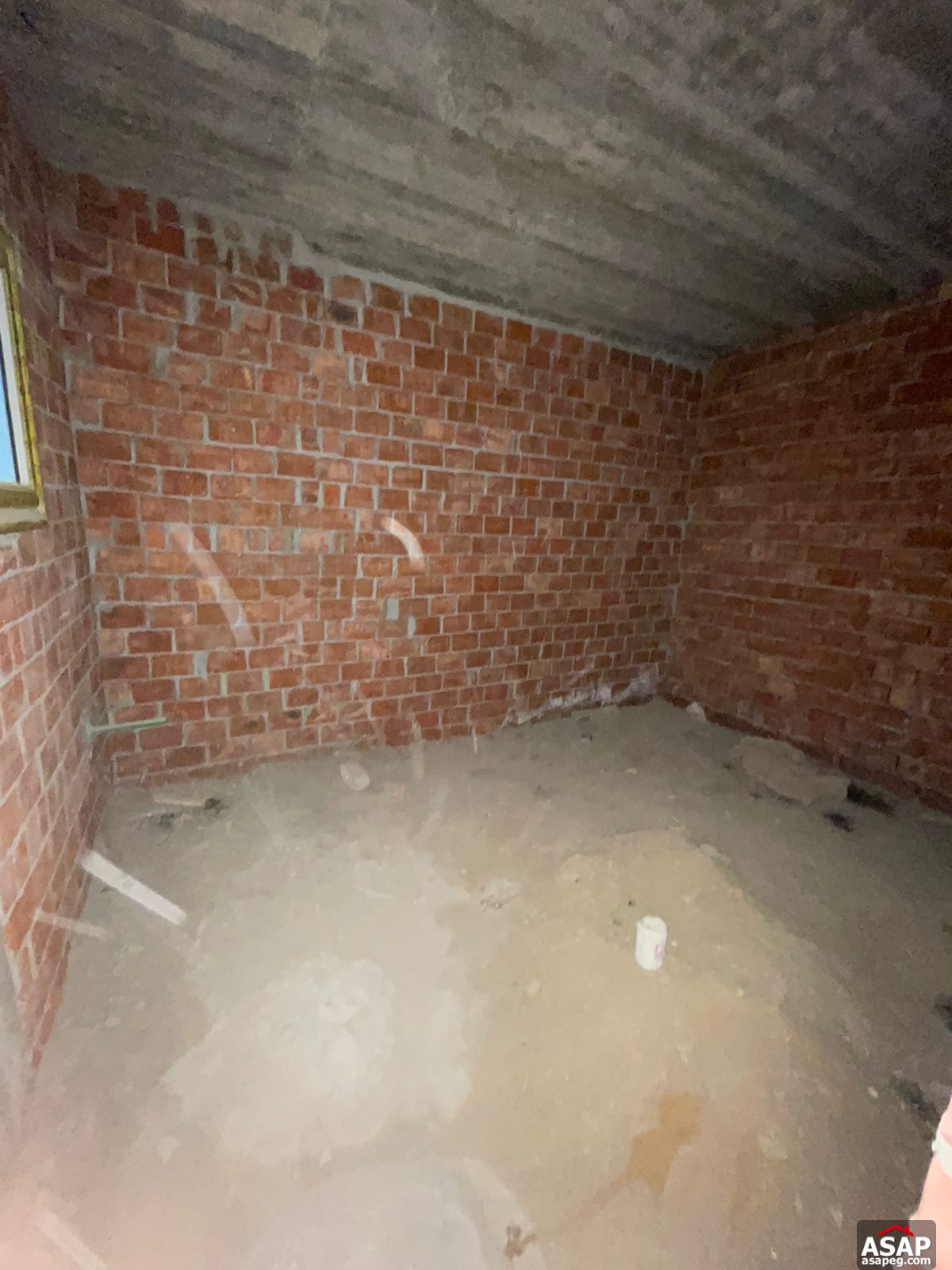 Apartment with Lake View for Sale in Galleria Moon Valley Apartment with Lake View for Sale in Galleria Moon Valley