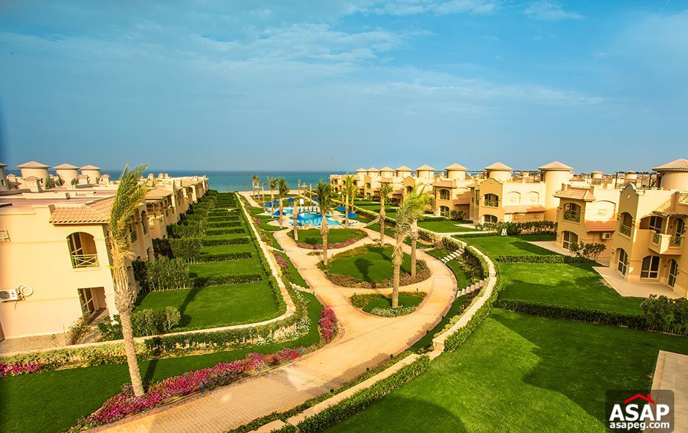 Twin house First row on sea in La Vista Gardens