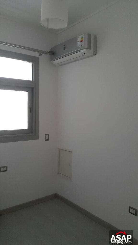 Studio with Garden for Sale in Village Gate Studio with Garden for Sale in Village Gate