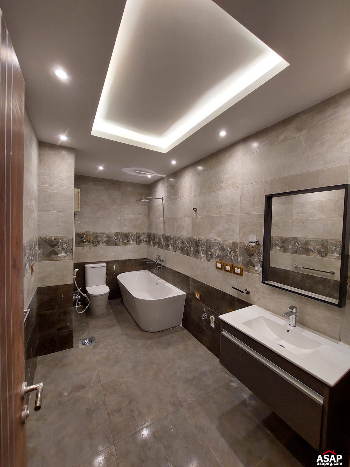 Apartment for Rent in Hyde Park Apartment for Rent in Hyde Park