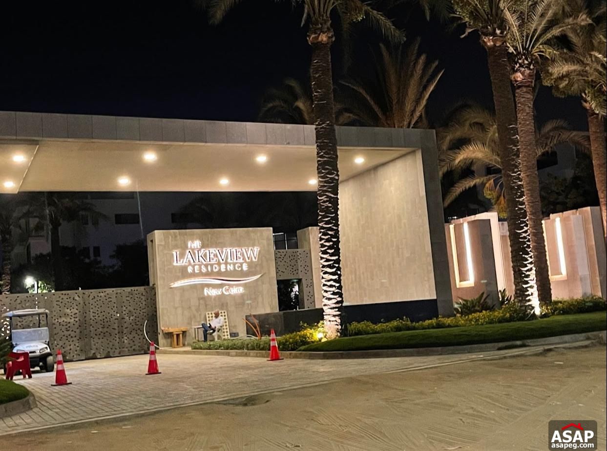 Ground Floor with Swimming Pool for Sale in Lake View Resience