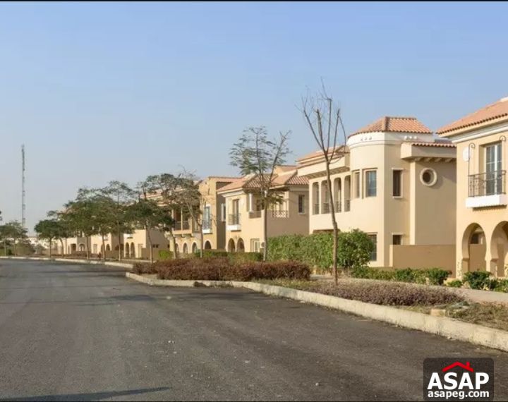 Villa for Sale in Hyde Park Compound Villa for Sale in Hyde Park Compound