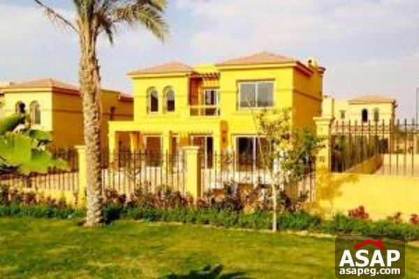 Villa for sale in Fountain Park New Cairo