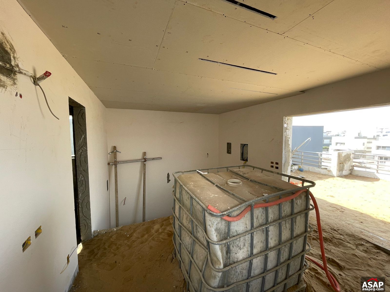 Town House Middle for Sale in Hyde Park Town House Middle for Sale in Hyde Park