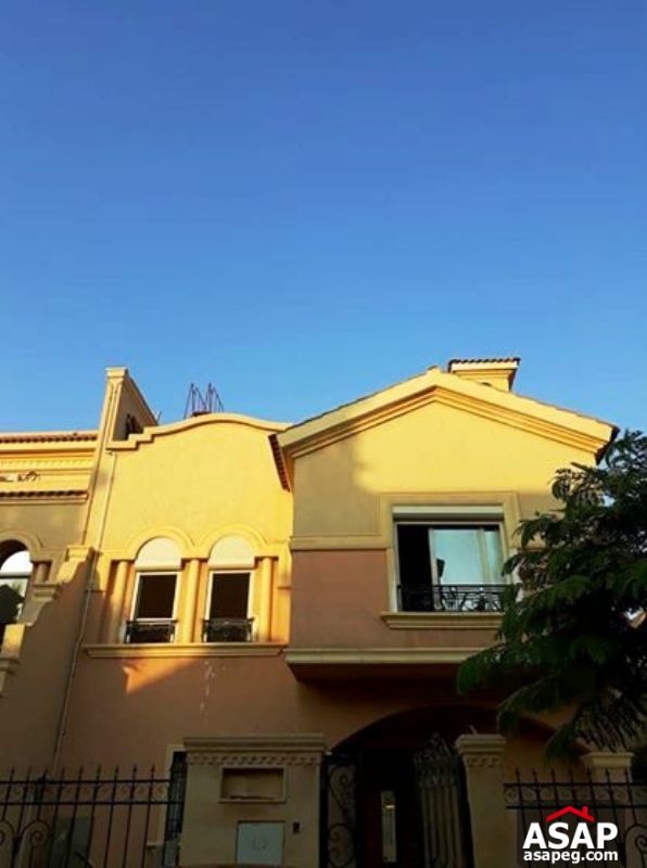 Twin House for Rent in Les Rois Twin House for Rent in Les Rois