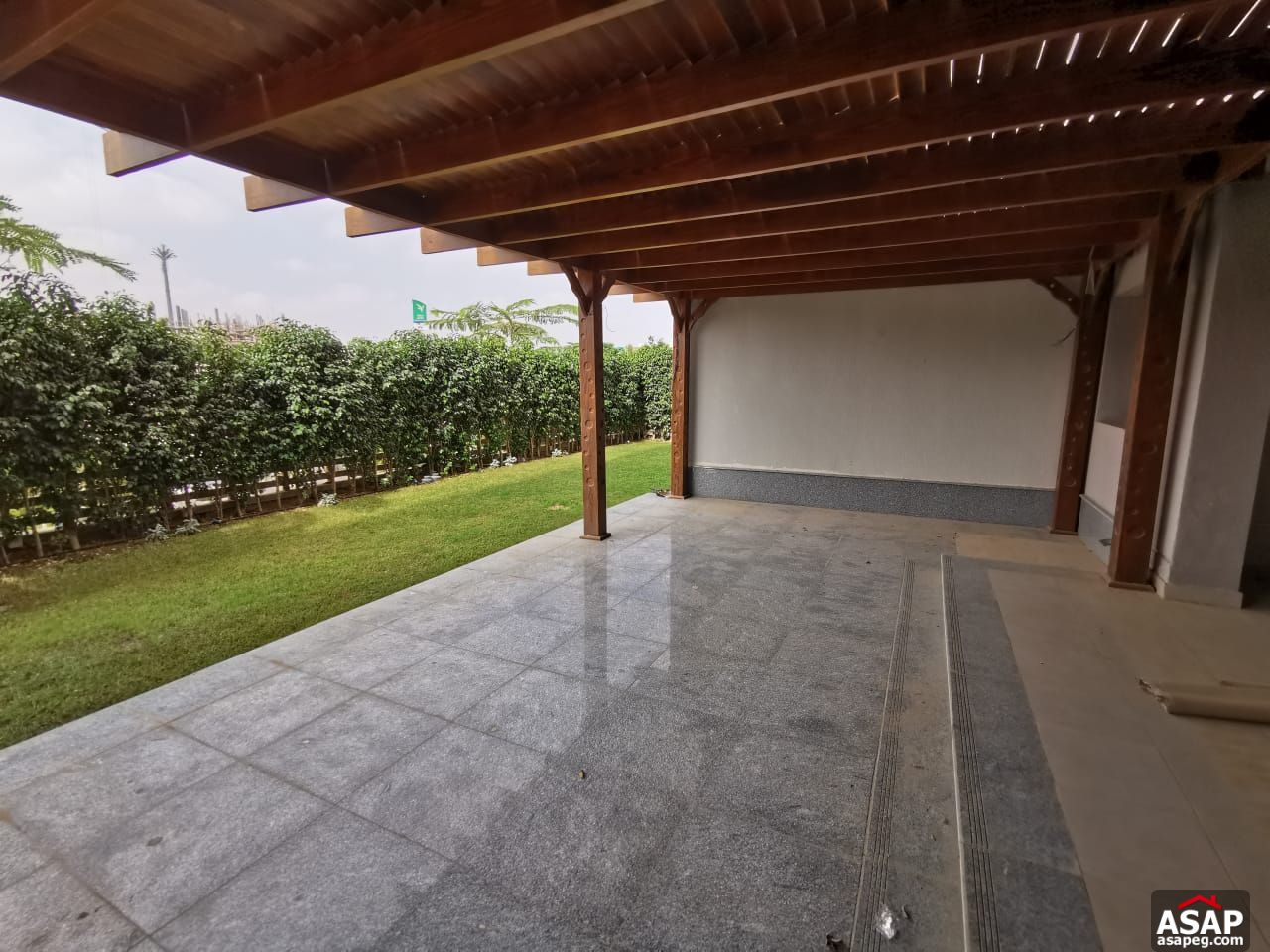 Apartment with Garden for Sale in CFC Apartment with Garden for Sale in CFC