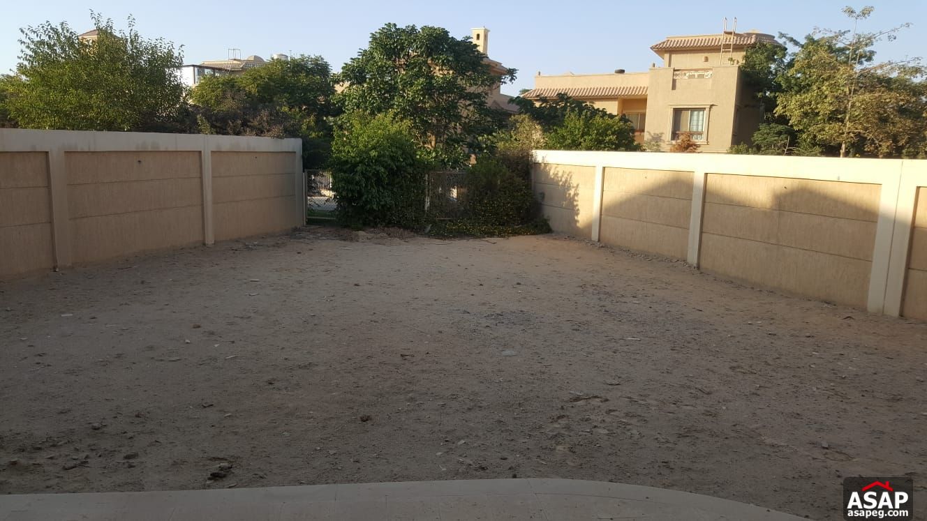 Villa for Sale in Flower Park Compound Villa for Sale in Flower Park Compound