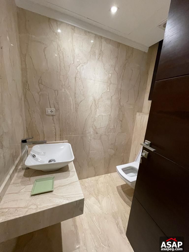 Duplex with Garden for Rent in Eastown Duplex with Garden for Rent in Eastown