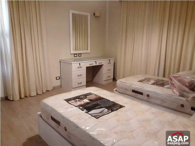 Studio with Garden for Rent in Village Gate Studio with Garden for Rent in Village Gate