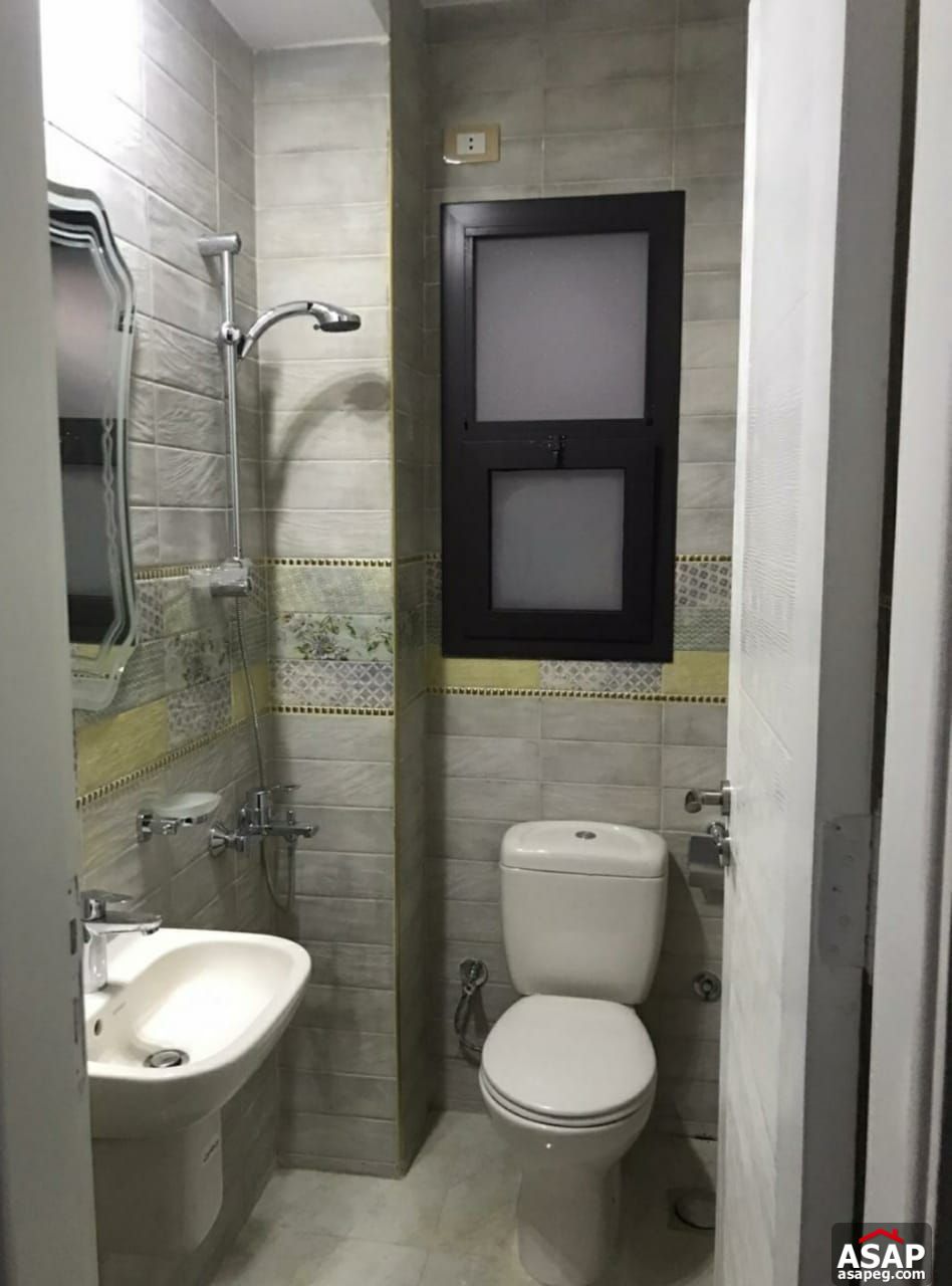 Apartment for Sale in Courtyard Compound Apartment for Sale in Courtyard Compound