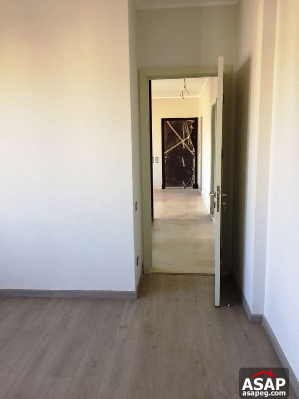 Apartment for Rent in Village Gate