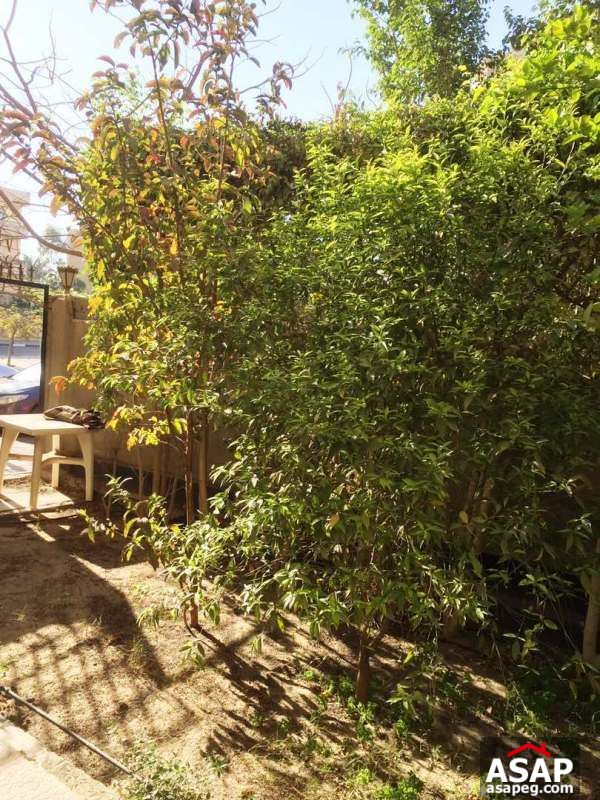 Furnished Apartment with Garden in October