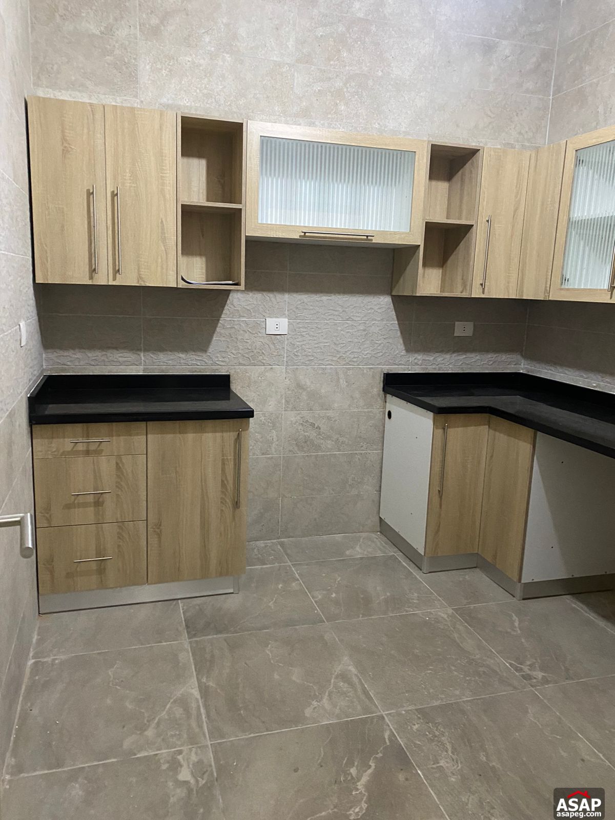 Apartment for Rent in Fifth Square Apartment for Rent in Fifth Square