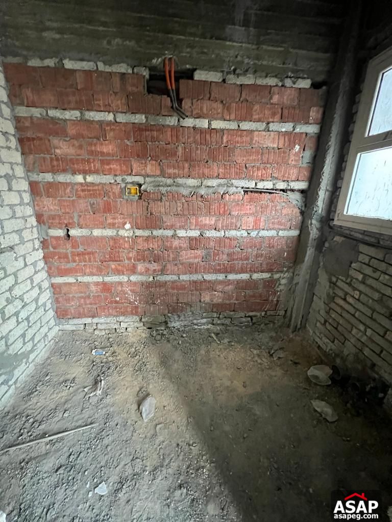 Penthouse with Lake View for Sale in Stone Residence Penthouse with Lake View for Sale in Stone Residence