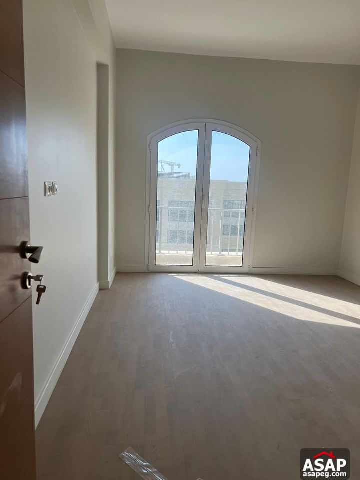 Semi Furnished Apartment for Rent in Mivida Emaar Semi Furnished Apartment for Rent in Mivida Emaar