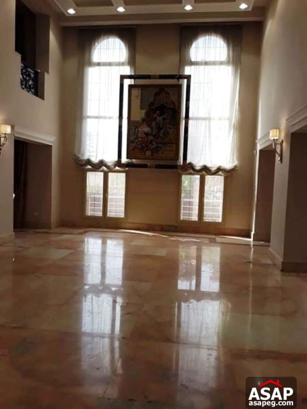 Villa with Swimming Pool in West Golf Villa with Swimming Pool in West Golf