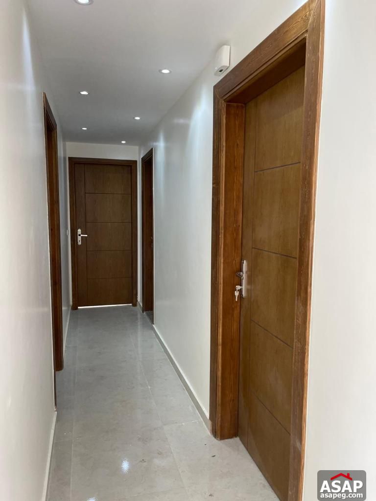 Apartment with Landscape View for Rent in Hyde Park Apartment with Landscape View for Rent in Hyde Park