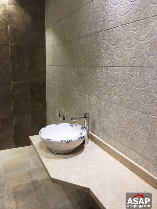 Roof for Rent in West Arabella Roof for Rent in West Arabella