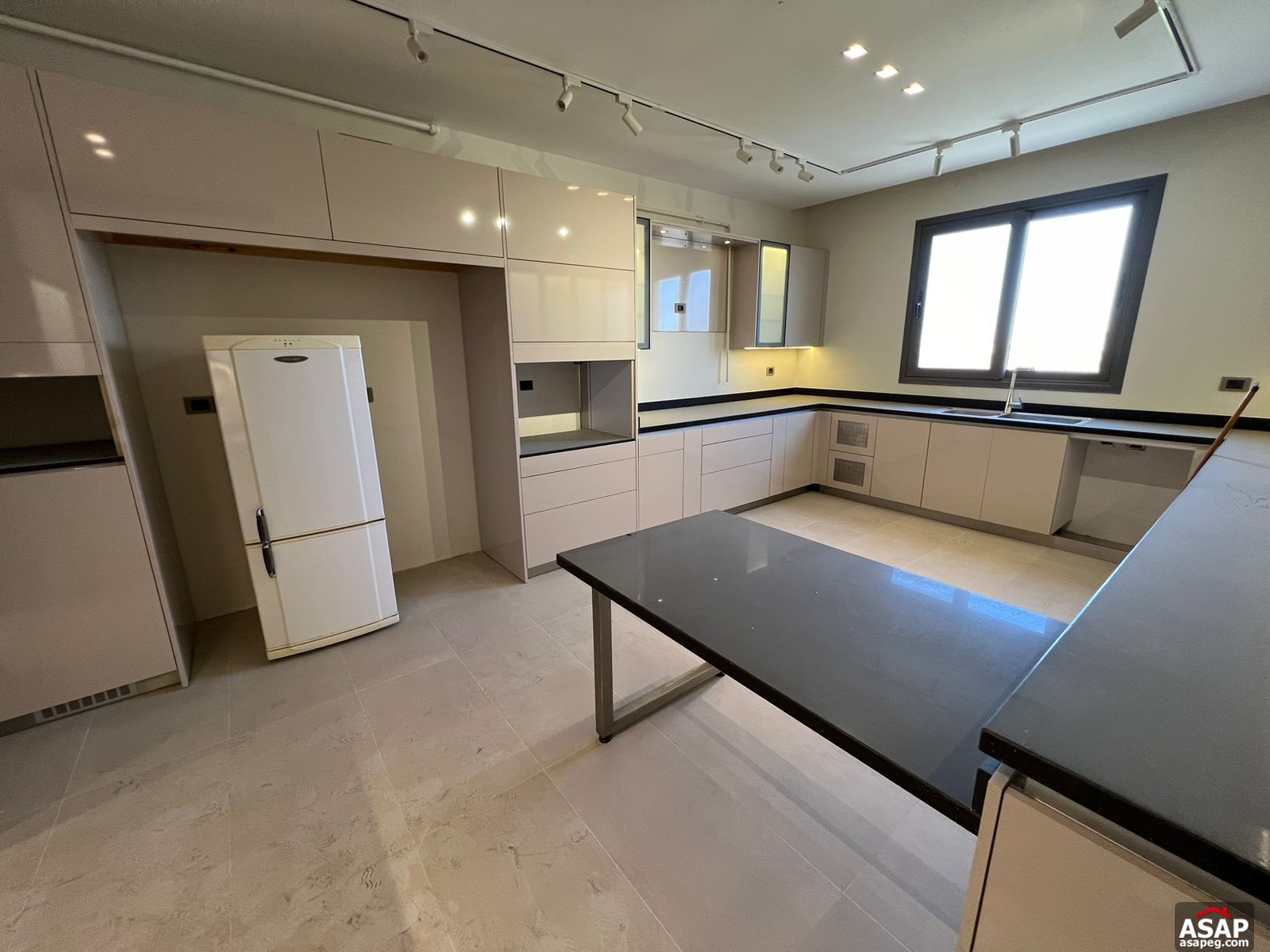 Semi Furnished Apartment for Rent in Silver Palm