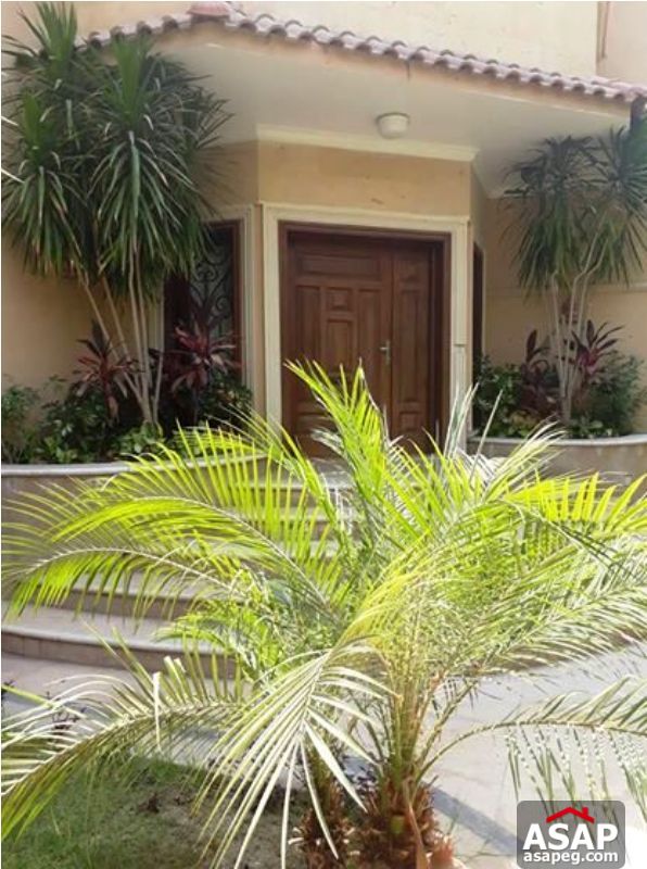 Villa with Pool for Rent in West Golf Villa with Pool for Rent in West Golf