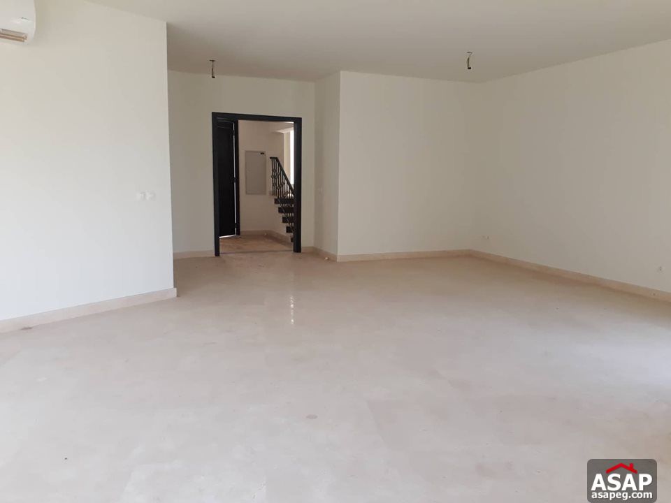 Duplex with Garden for Rent in Uptown Cairo