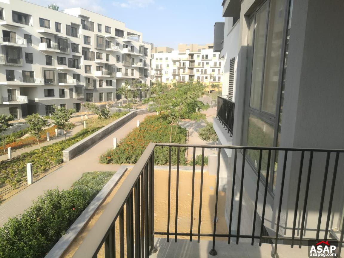 Apartment with Garden for Sale in Eastown Compound Apartment with Garden for Sale in Eastown Compound