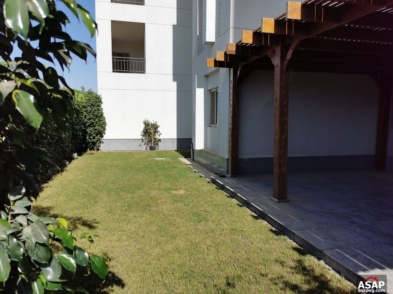 Apartment with Garden for Sale in CFC Apartment with Garden for Sale in CFC
