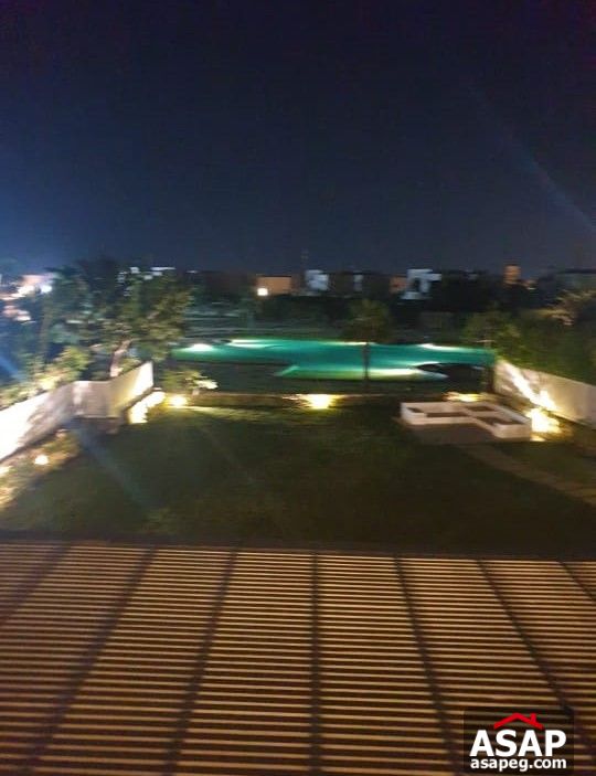 Villa with Garden for Sale in Hacienda Bay Villa with Garden for Sale in Hacienda Bay