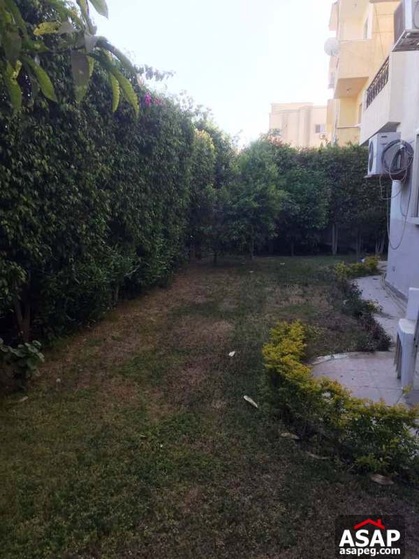 Furnished Apartment with Garden in October