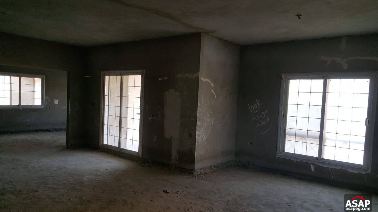 Villa for Sale in Flower Park Compound Villa for Sale in Flower Park Compound