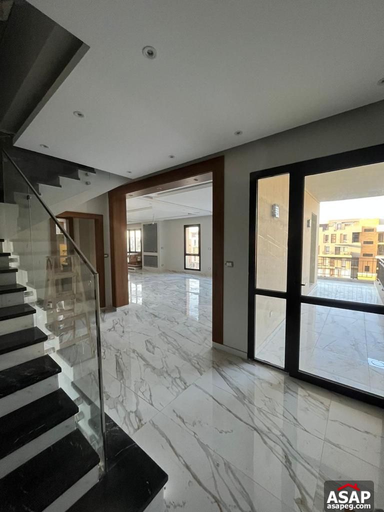 Triplex for Rent in Eastown Compound Triplex for Rent in Eastown Compound