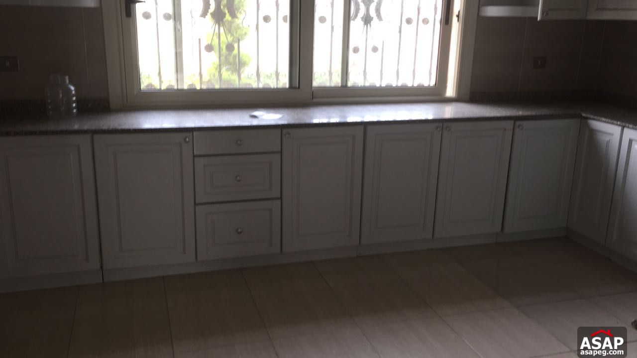 Villa with Pool for Rent in Royal City - Sheikh Zayed Villa with Pool for Rent in Royal City - Sheikh Zayed